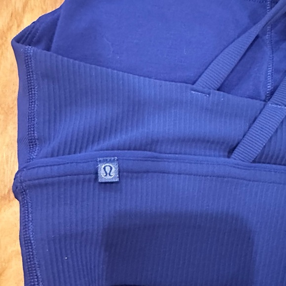 Blue Ribbed Lululemon Sports Bra with Removable Pads - Picture 3 of 4